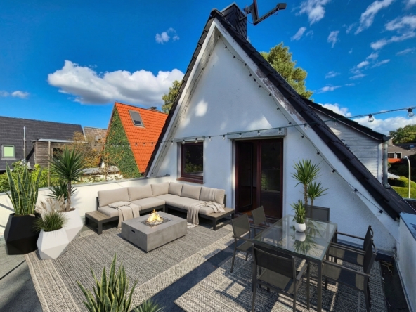 y9OMymW4BnORlVhYwGNVTransformType.HOMESTAGING_MODERN_fca2e848-51ef-4d42-8a74-2cdd8aada101_SqITdrpgKg6HW_d-c121M_tYjYeHtB